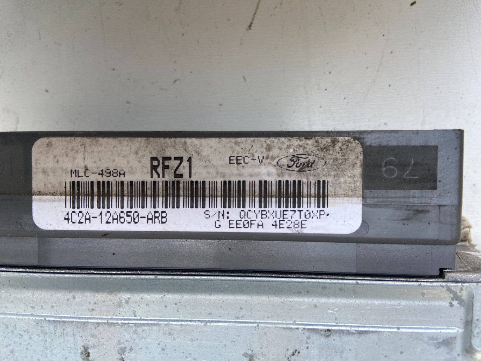 2004 Ford Crown Victoria Engine Control Unit ECU Computer Module AD2886 DW2