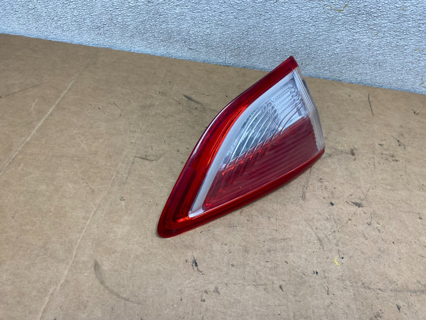 2013 to 2016 Ford Escape Left Driver LH Side Inner Tail Light OEM X4758 DW2