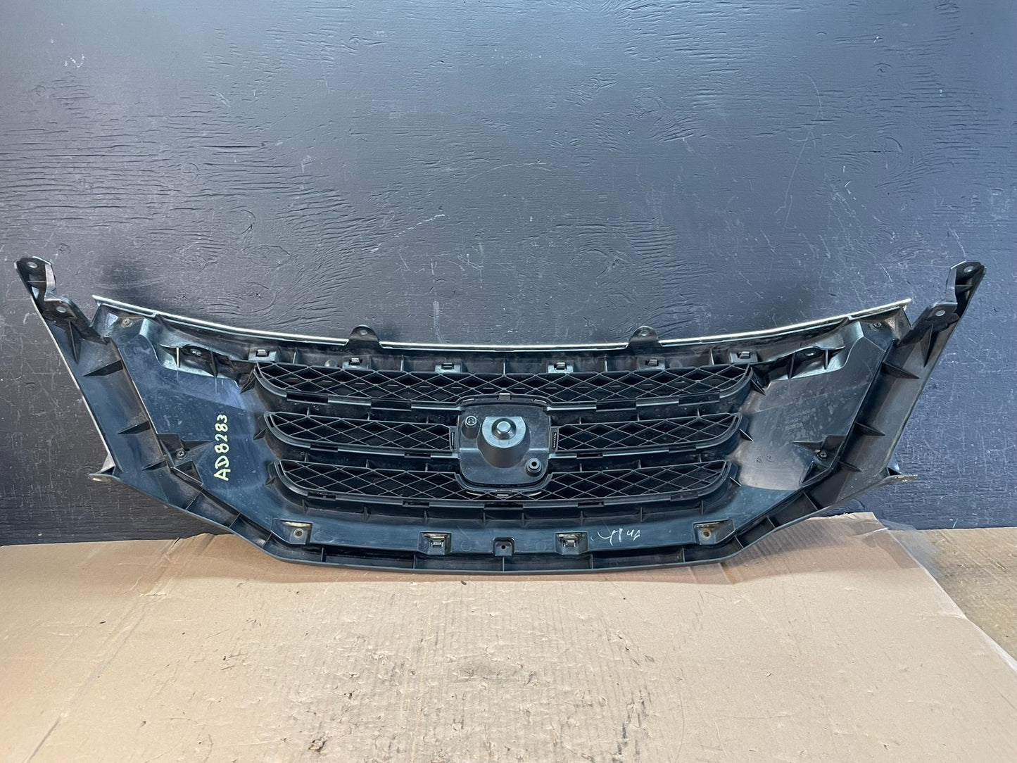 2008 2009 2010 Honda Odyssey Front Upper Grill Grille AD8283 DG6
