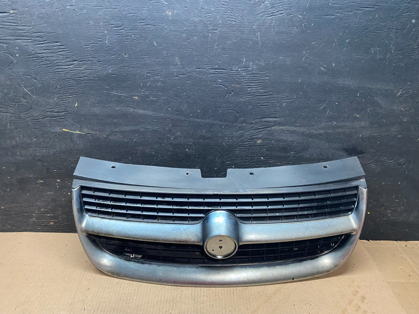 1996 - 1998 Chrysler Sebring Convertible Front Upper Grille Grill t0322 DG0
