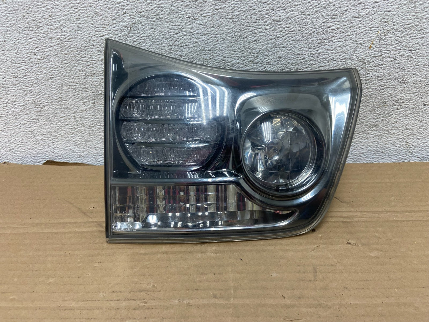 2006 to 2007 Lexus RX400H Left Driver LH Side Inner Tail Light AG8931 DW0