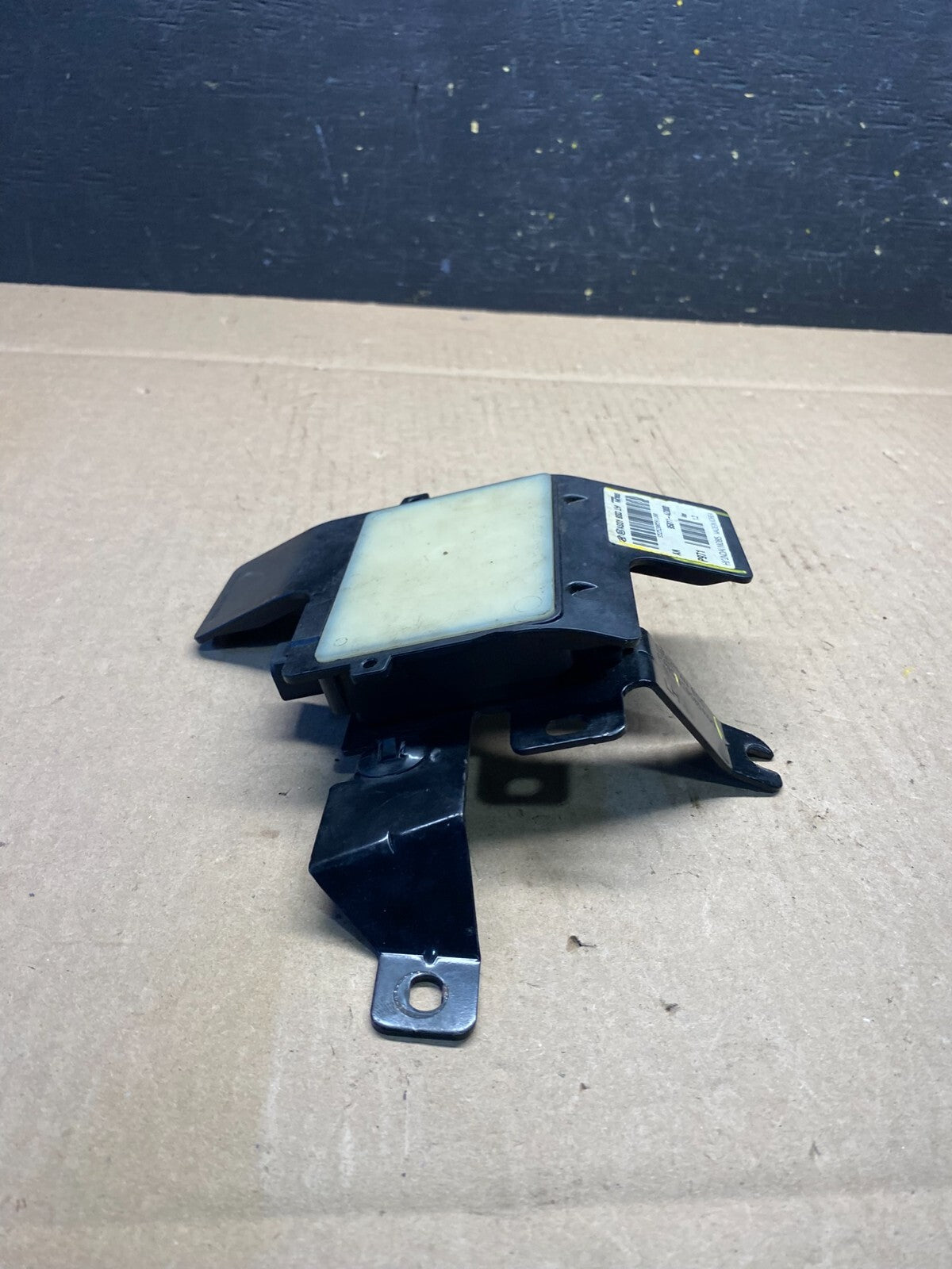 2013 to 2016 Hyundai Santa Fe Rear Blind Spot Alert Sensor OEM O3638 DG1