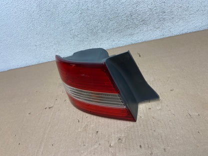 2000 2001 Lexus ES300 Outer Left Driver Lh Side Tail Light AG6722 LK1