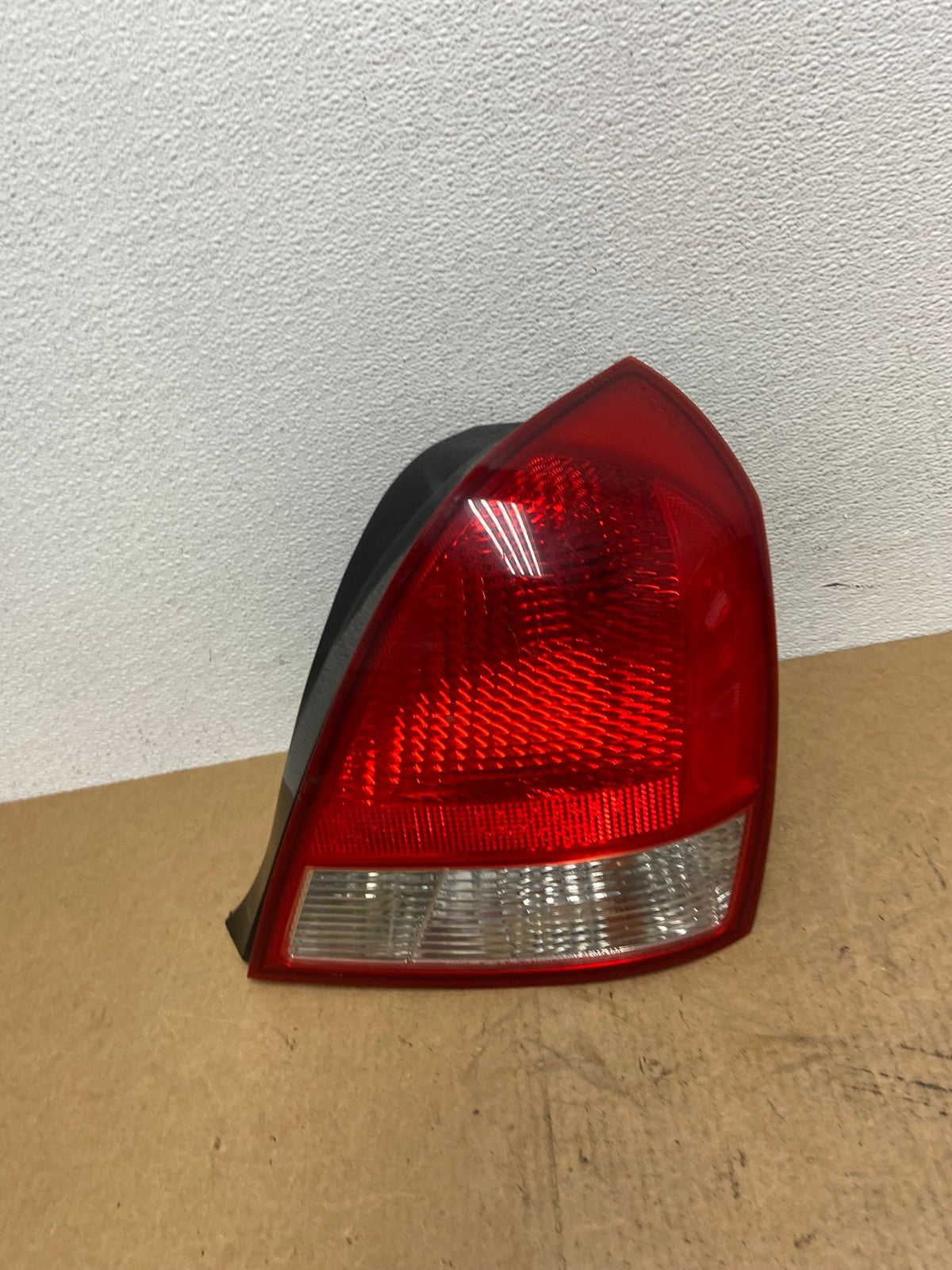 2001 2002 2003 Hyundai Elantra Right Passenger Rh Tail Side Light  AC3017 LK0