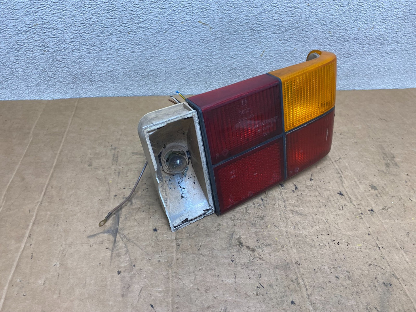 1979-1984 Volvo 240 242 244  Right Passenger RH Side Tail Light Oem t3482 DG2