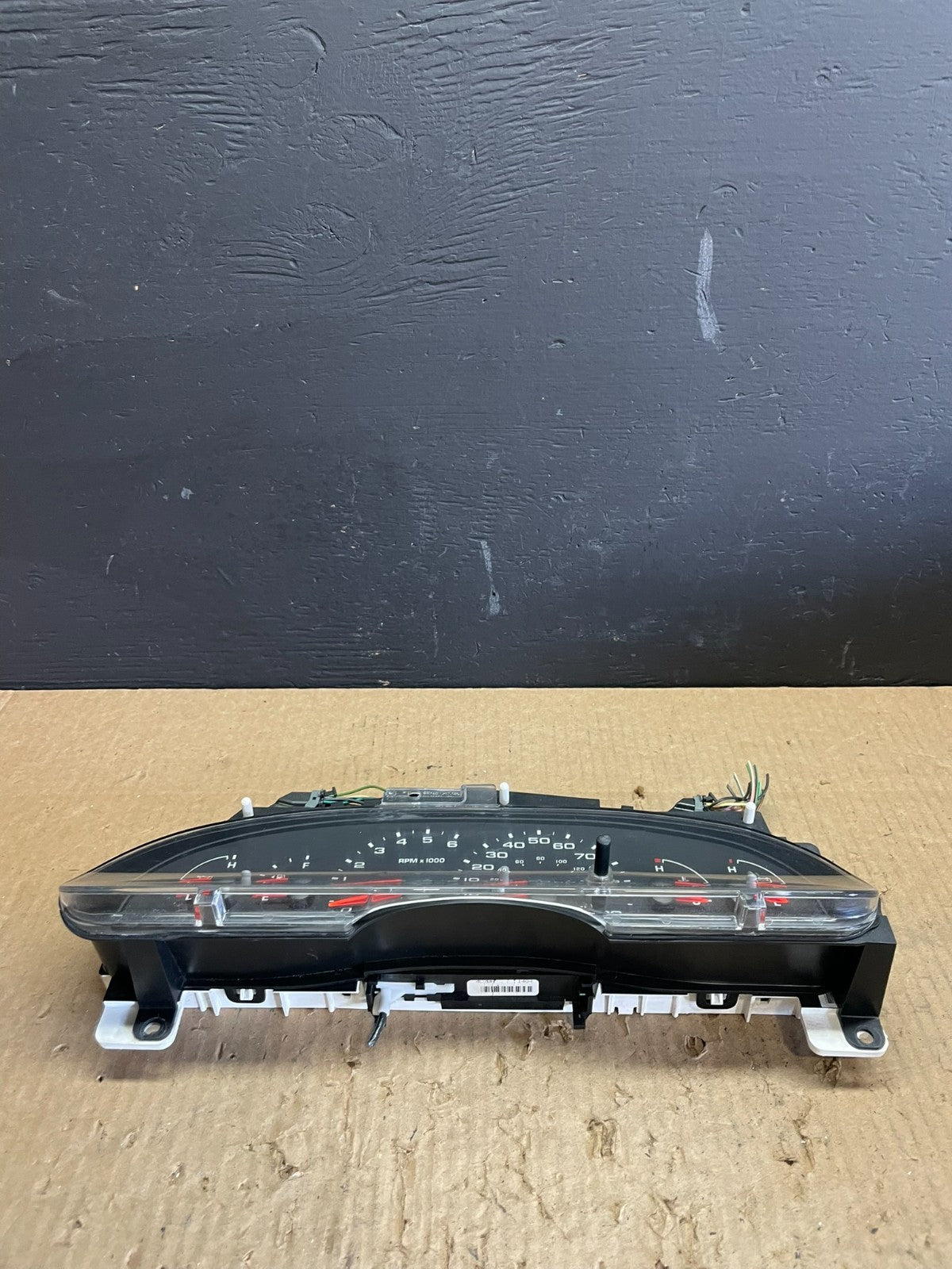 2006 Ford E350 Gauge Speedometer Cluster OEM ab7531 DG2