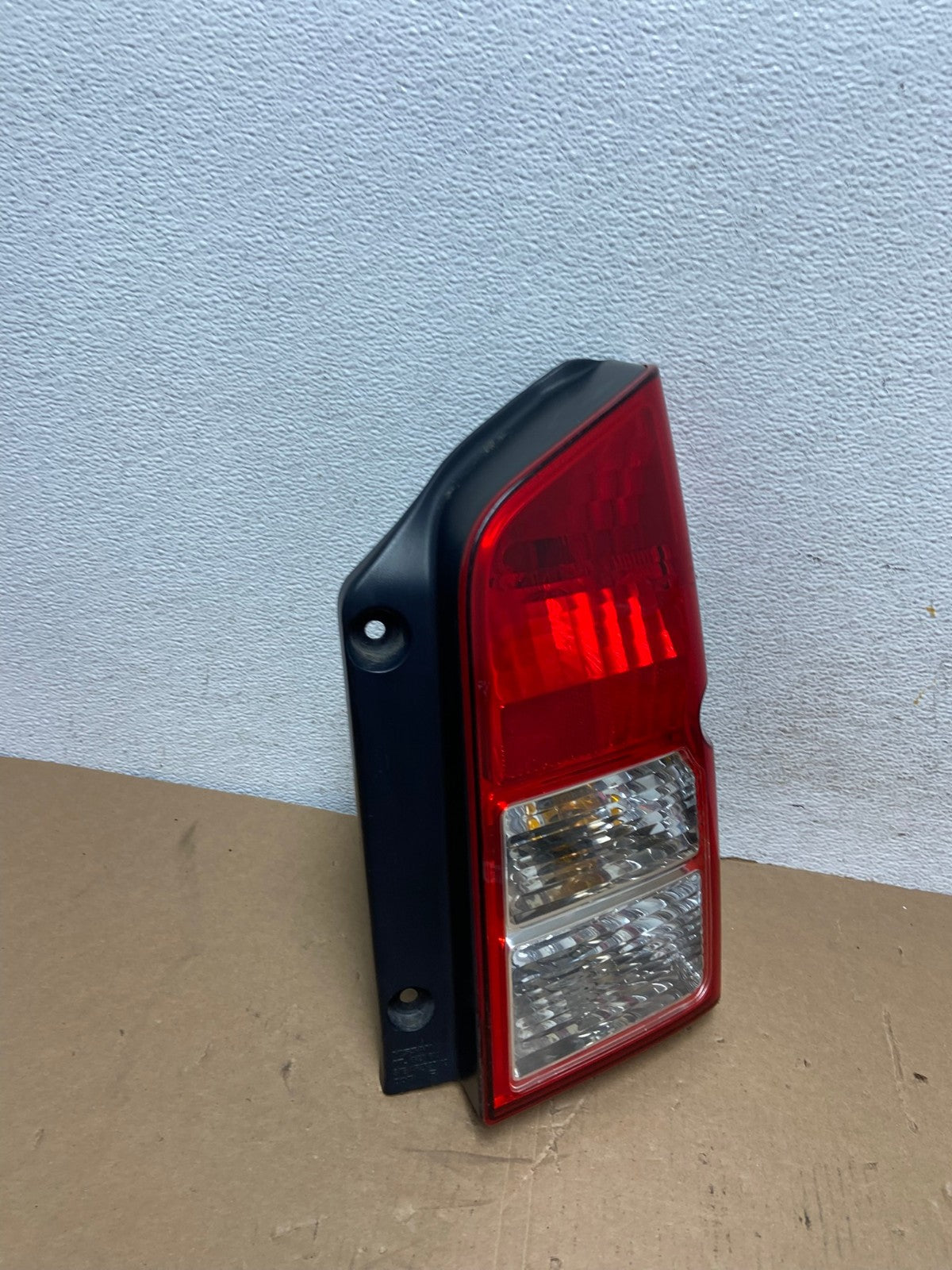 2005 to 2012 Nissan Pathfinder Right Passenger RH Side Tail Light AD7905 LK2