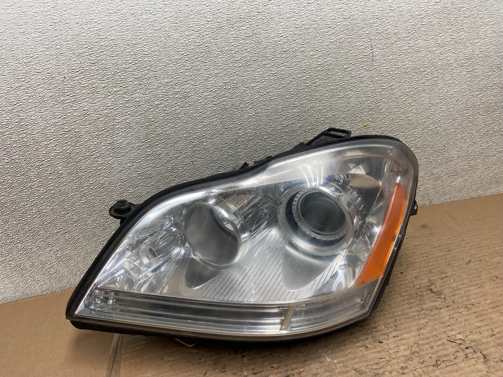 2007 to 2009 Mercedes GL-Class GL450 Left Driver LH Xenon Headlight AA9570 DW0