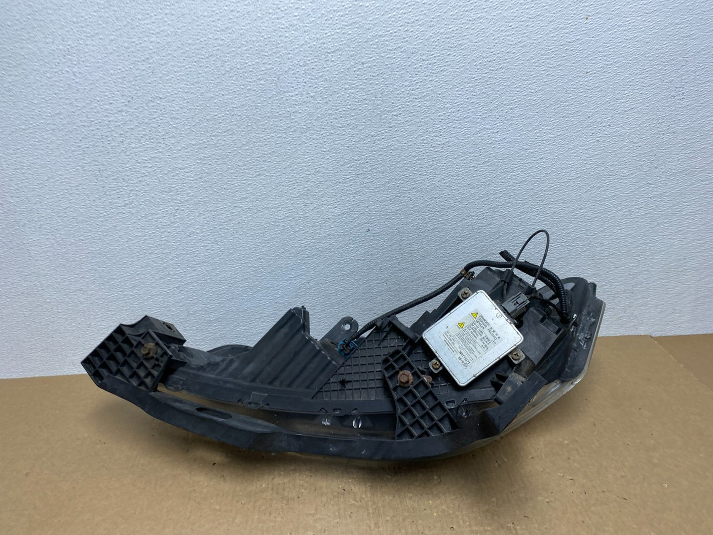 2009 to 2011 Acura TL Headlight Right Passenger Side Xenon HID AC1306 DW9