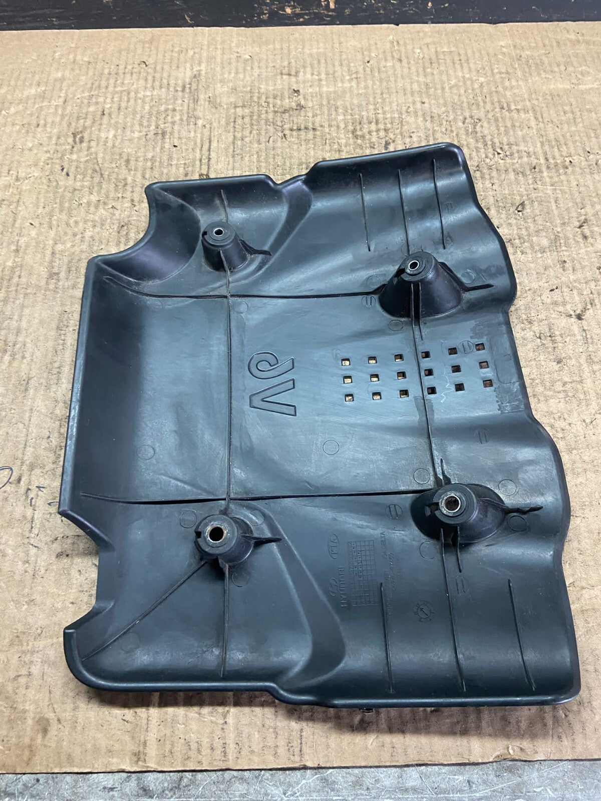 2008 - 2009 Hyundai Tucson Kia Sportage Engine Motor Cover O3336 DG7