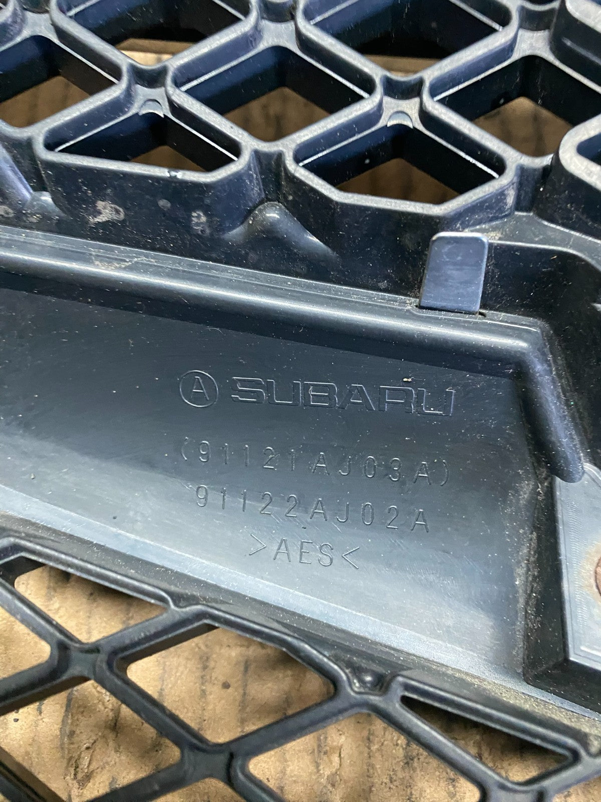2010 to 2012 Subaru Legacy Outback Wagon Front Grill Grille T6745 DG8