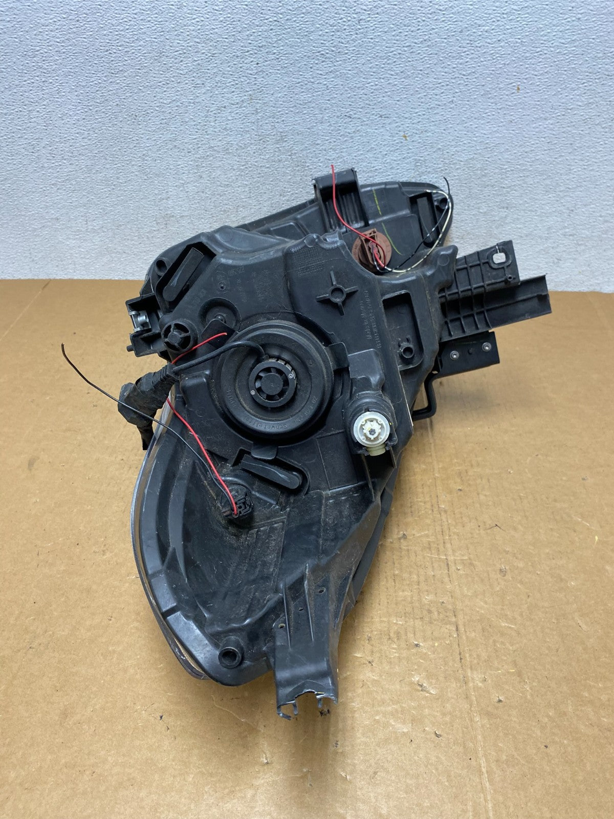 2015 to 2019 Nissan Versa Headlight Right Passenger RH Side AD9324 DW7