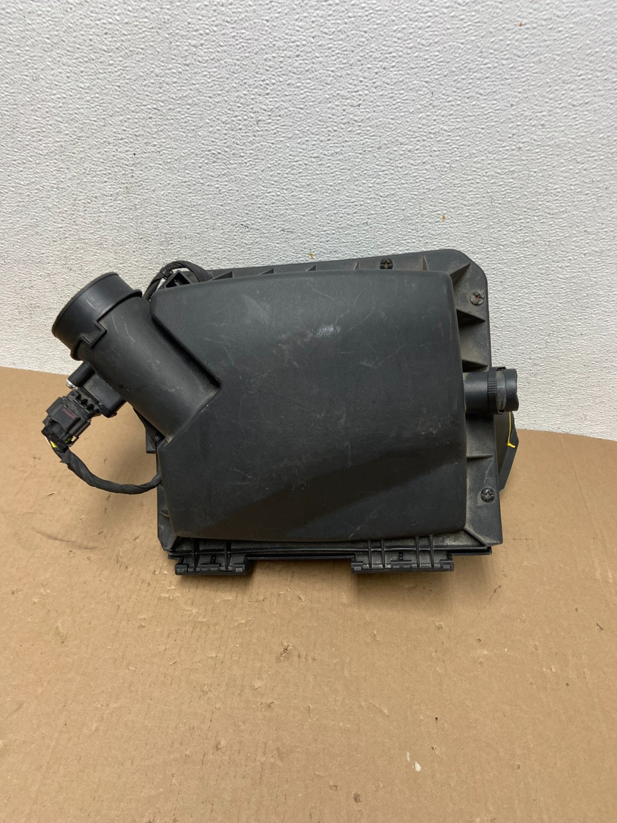 2009 to 2011 Nissan Murano Air Clenaer Filter Box AD6459 DG6