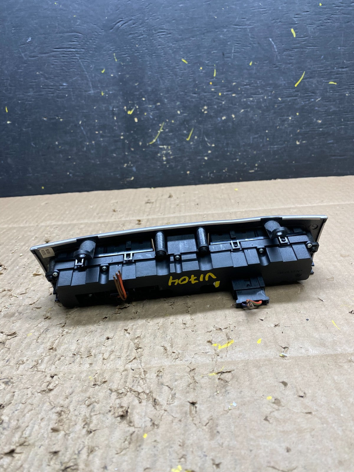 2005 - 2007 Mercedes C230 C240 Center Console Switch Control Unit V1704 DG3