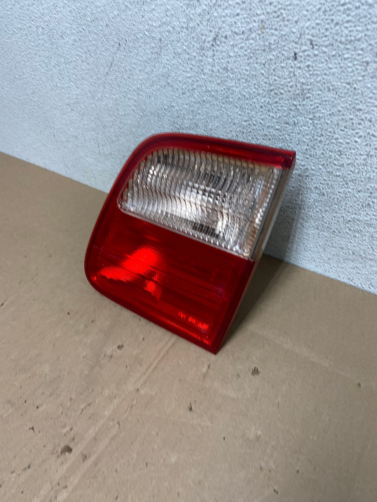 2000-2002 Mercedes-Benz E-Class E320 Wagon Right Inner Tail Light AE5065 LK1