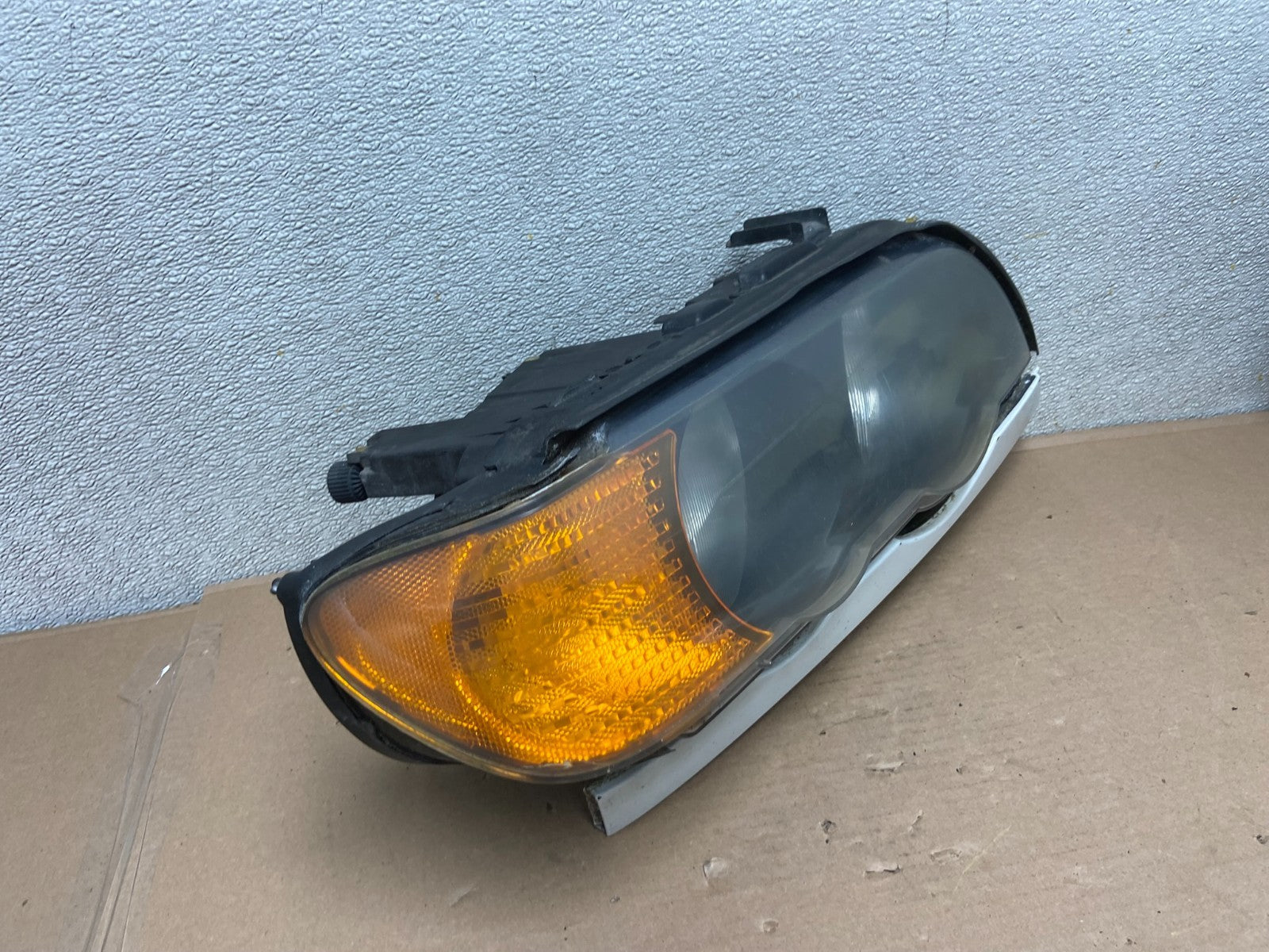 2000-2003 Bmw X5 E53 Headlight Right Passenger Rh Side Halogen OEM AA9892 DW2
