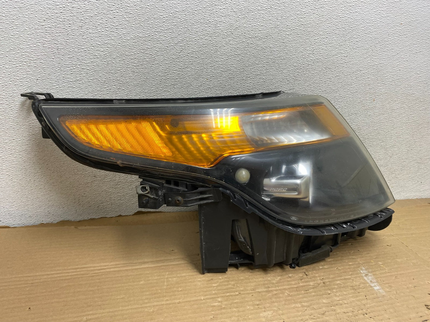 2011 - 2015 Ford Explorer Police Right Passenger Halogen Headlight AG9058 DW1