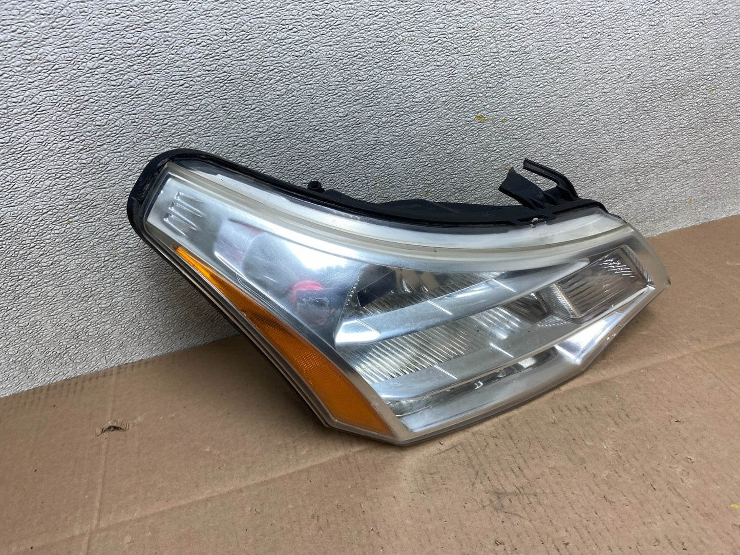 2008 2009 2010 2011 Ford Focus Right Passenger Rh Side Headlight Y1039 DW2