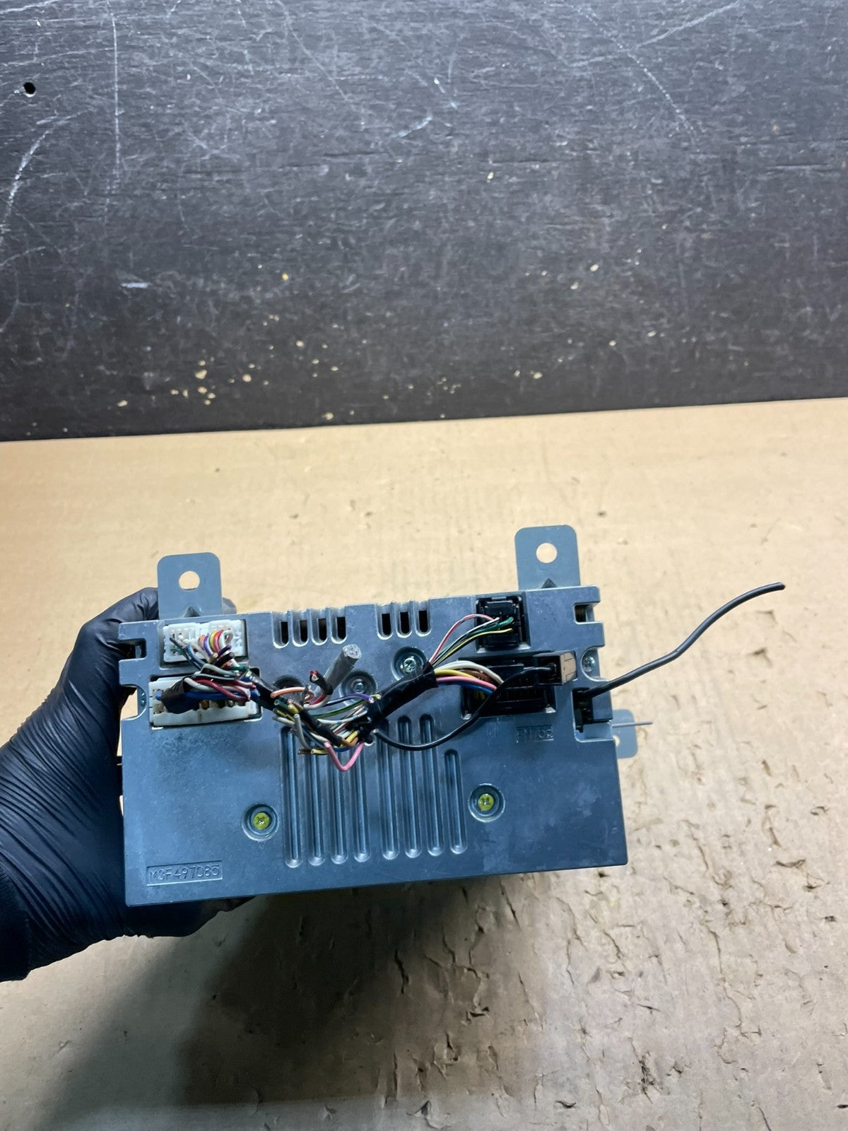 2008 to 2009 Subaru Tribeca CD Player Radio Receiver Control w4393 DG2