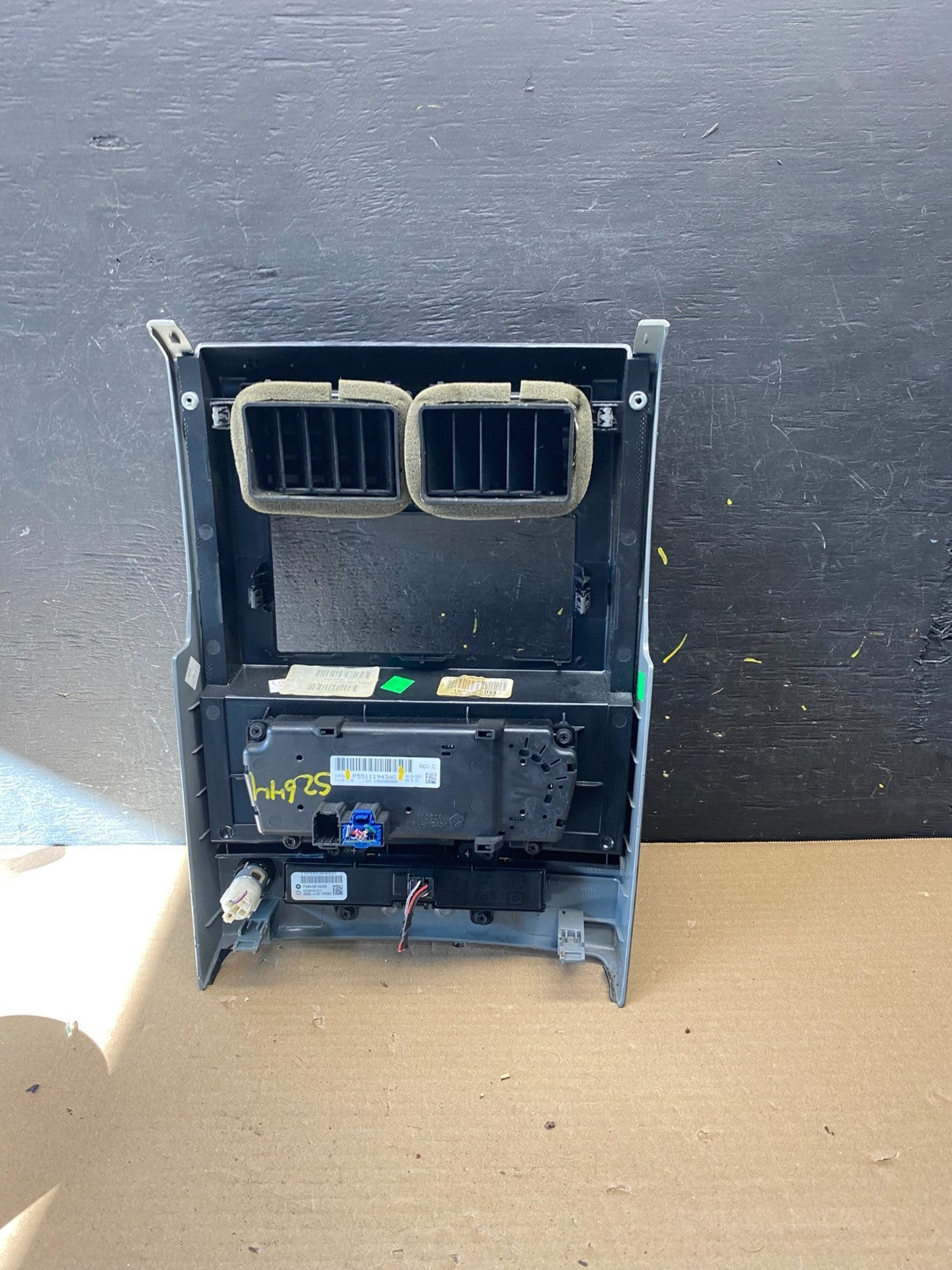 2008 to 2012 Jeep Liberty Dash Climate Temperature Control Radio Bezel S2644 DG4