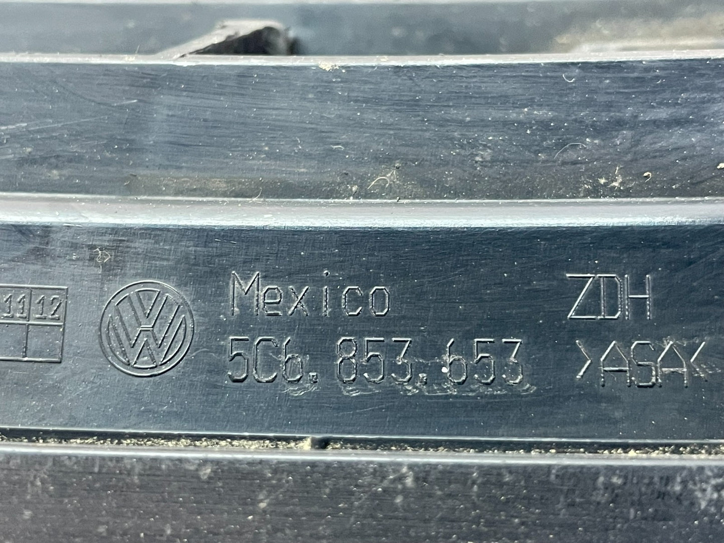 2011 to 2014 Volkswagen Jetta Sedan Front Upper Grille Grill ag9793 DG4