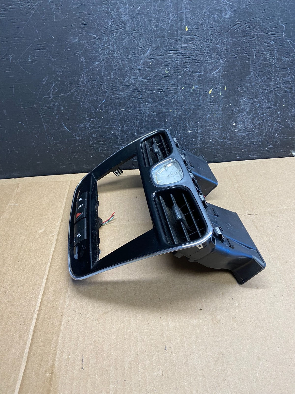 2011-2014 Chrysler 200 Dash Radio Bezel Trim Clock Hazard Bezel ad2077 DG2