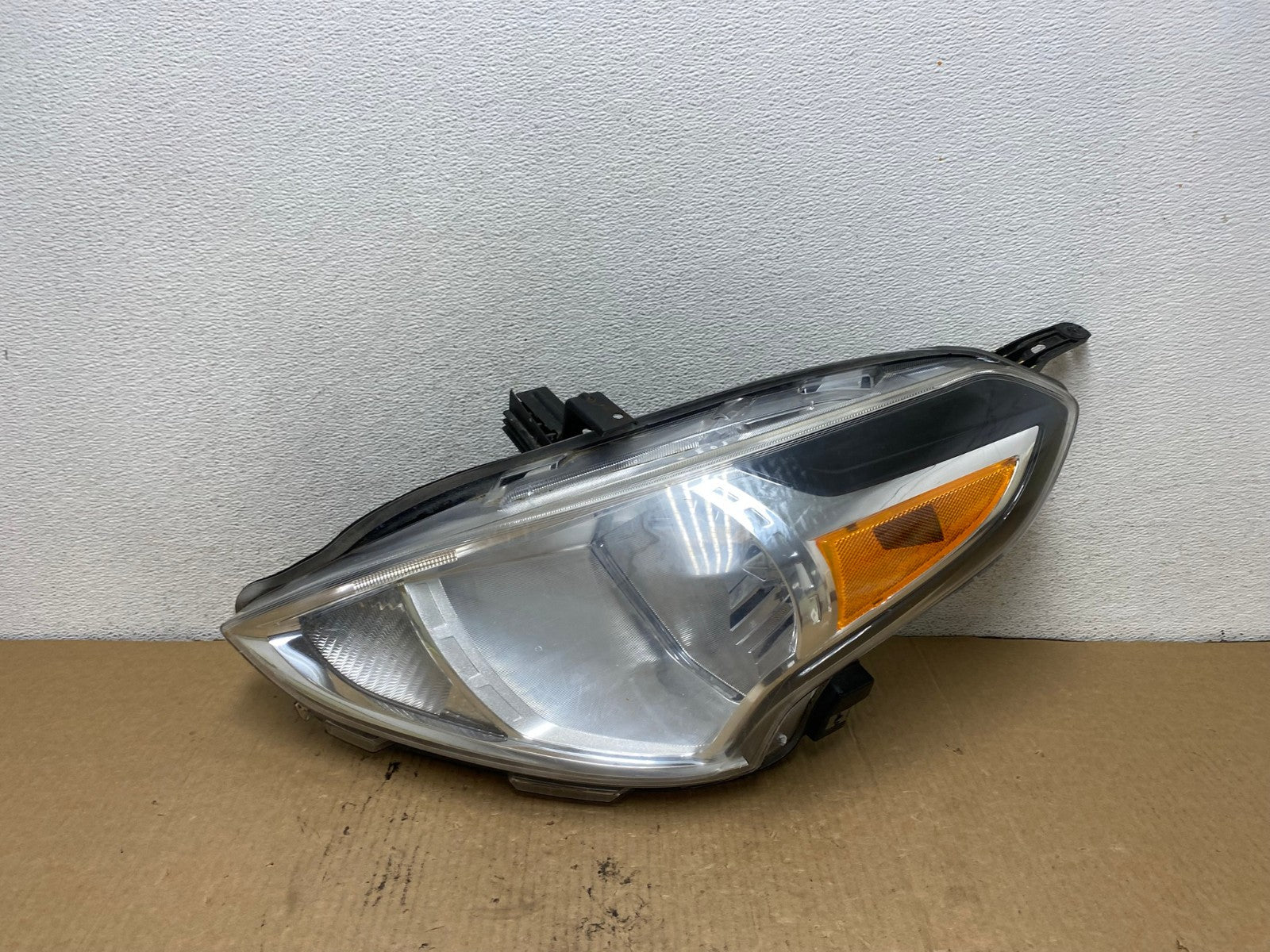2015 to 2019 Nissan Versa Headlight Left Driver Lh Side AG2156 LK0
