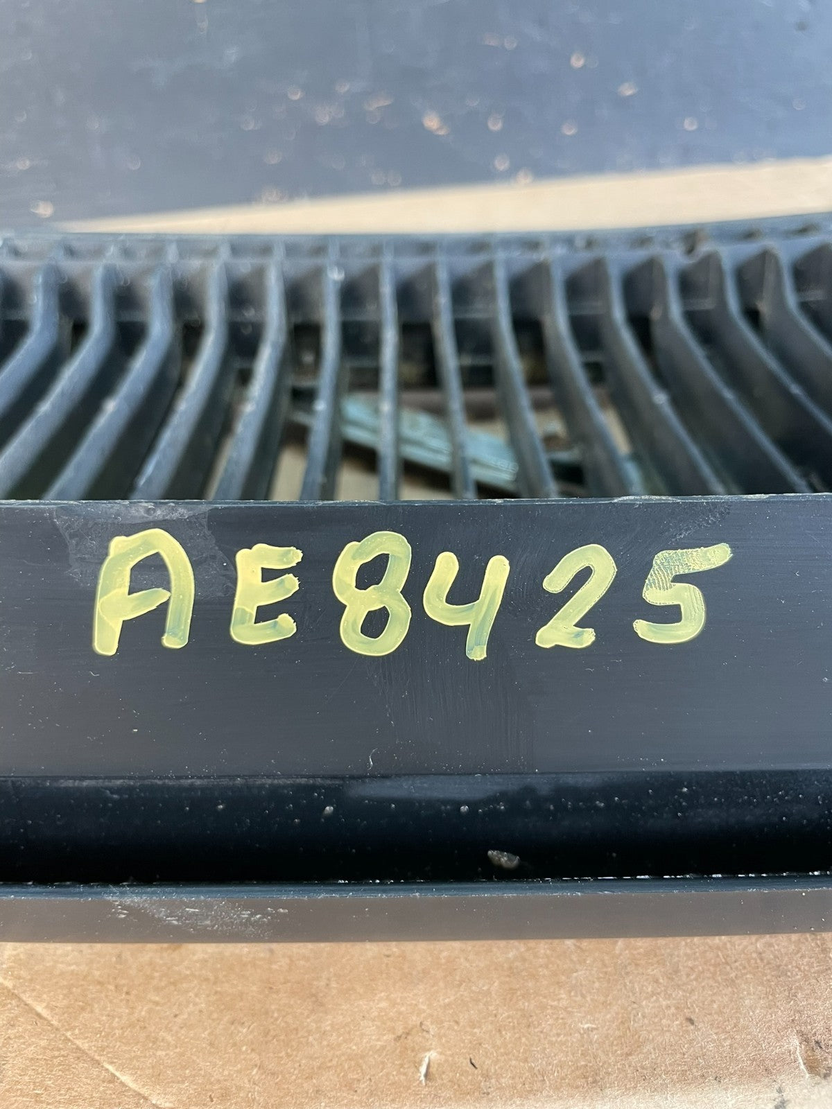 1985 to 1989 Volvo 240 Front Grille W/Emblem 1312657 AE84255