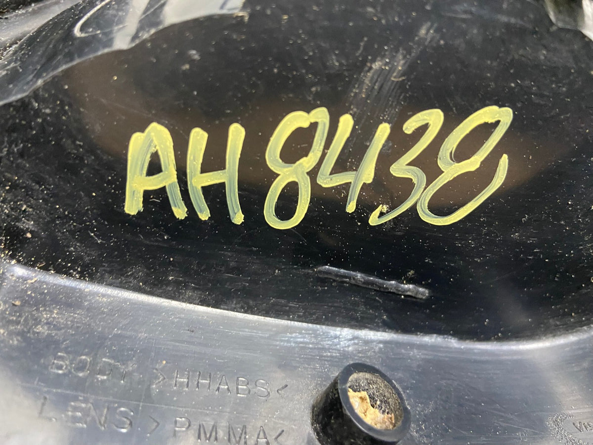 2001 2002 2003 2004 Mazda Tribute Left Driver Lh Side Tail Light AH8438 LK5