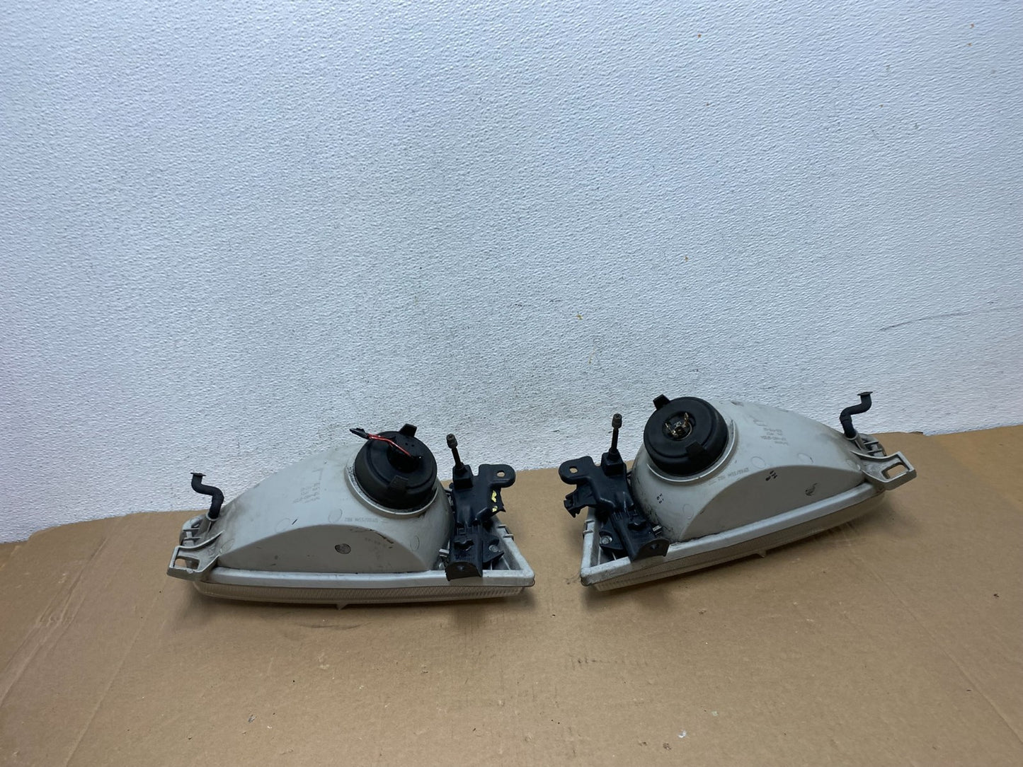 1997 1998 1999 Toyota Camry Left+Right Side Set Halogen Headlights AD6415 DW5
