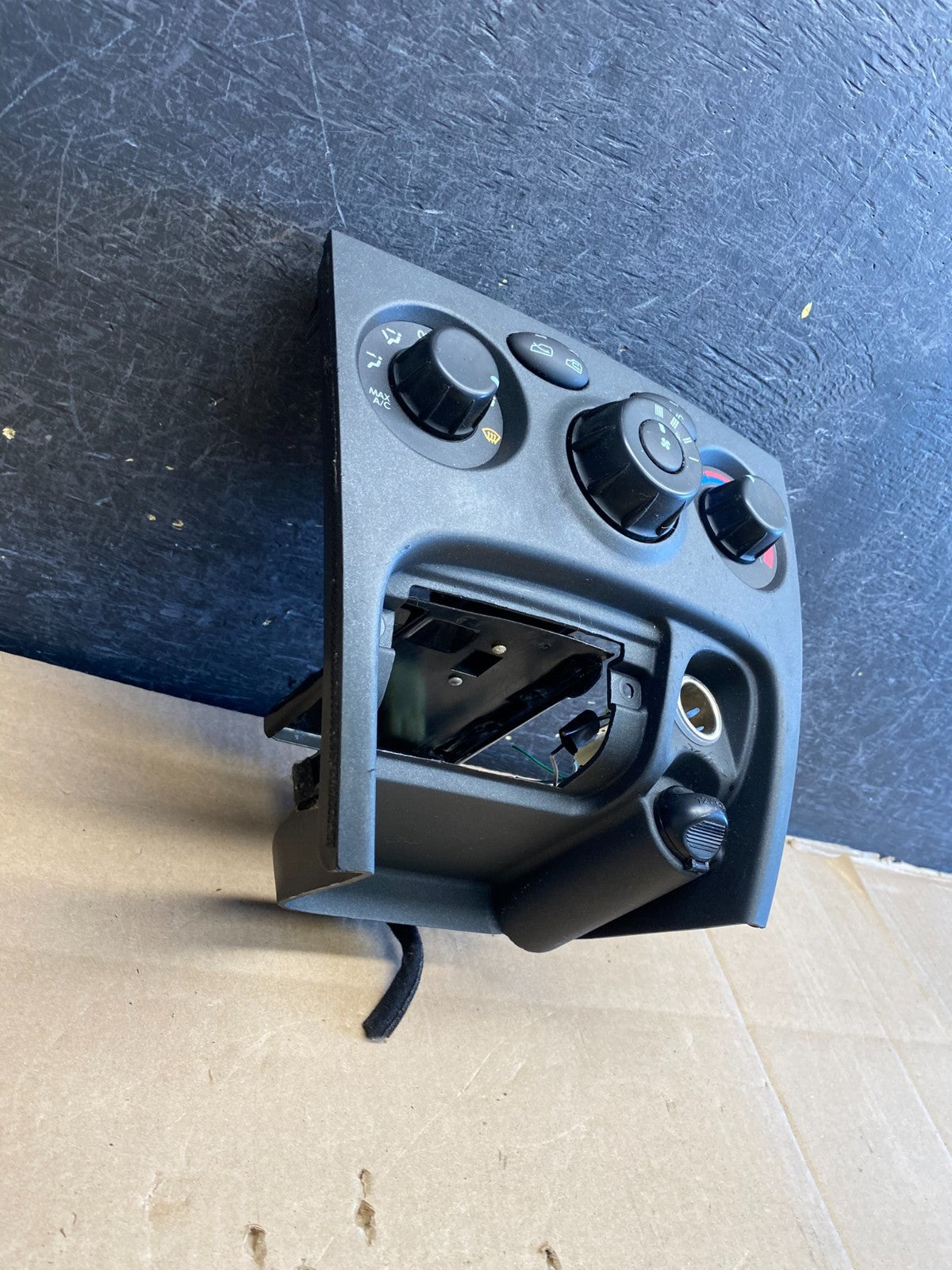 2001 to 2006 Hyundai Santa Fe Temperature Climate Control Heat A/C AI3171 DG2