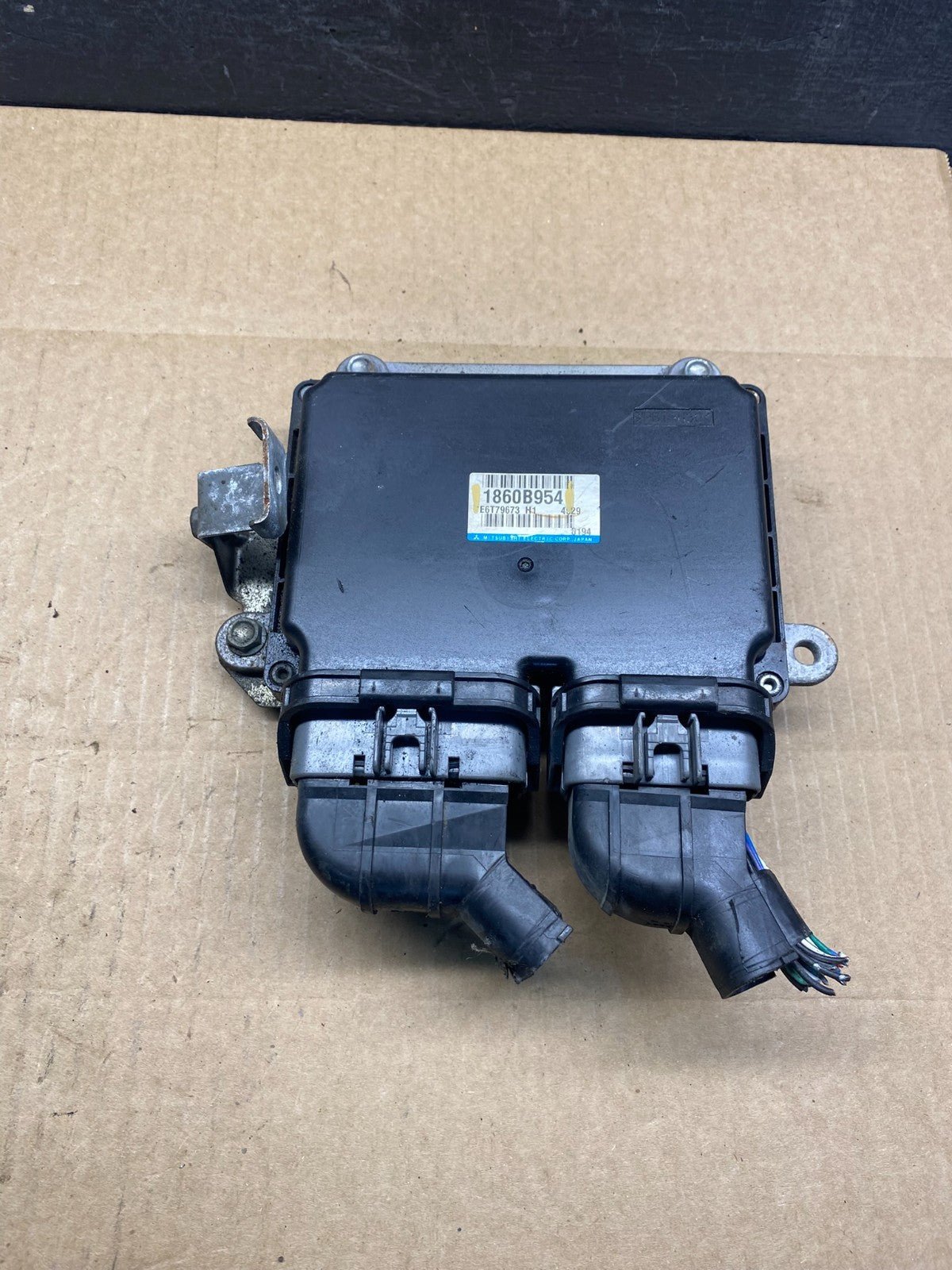 2014 2015 Mitsubishi Outlander Ecu Engine Control Module Unit Ecm AG9555 DW0