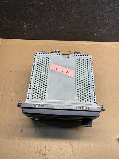 2008 - 2009 Ford Taurus X AM FM Radio MP3 6 Disc CD Player Auxiliary ae7925 DG4