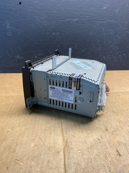 2003 - 2010 Lincoln Town Car AM/FM Radio CD Player AD3644 DG1
