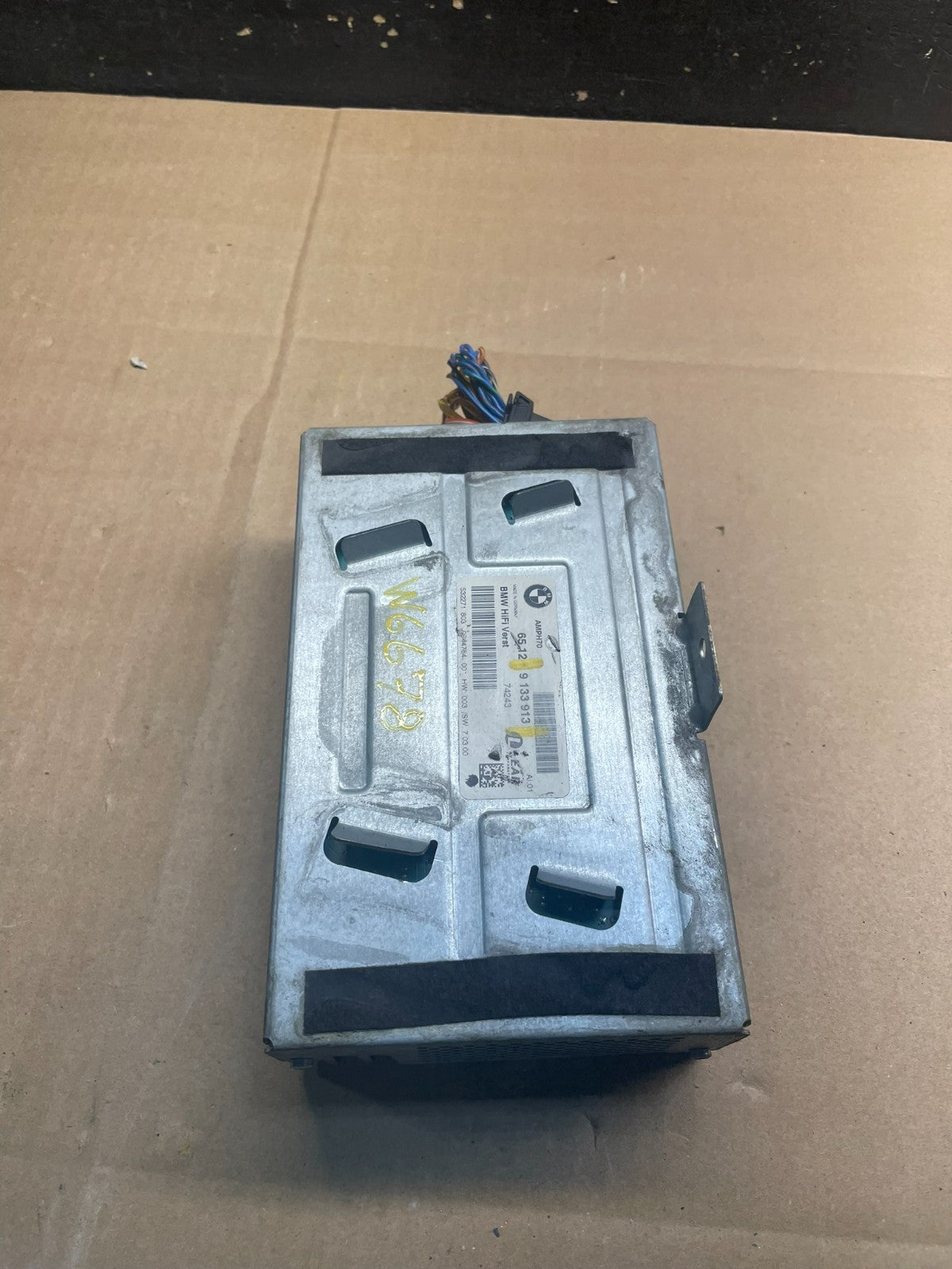 2007-2010 BMW X5 Top HiFi Lear Radio Audio Amplifier Amp OEM W6678 DG2