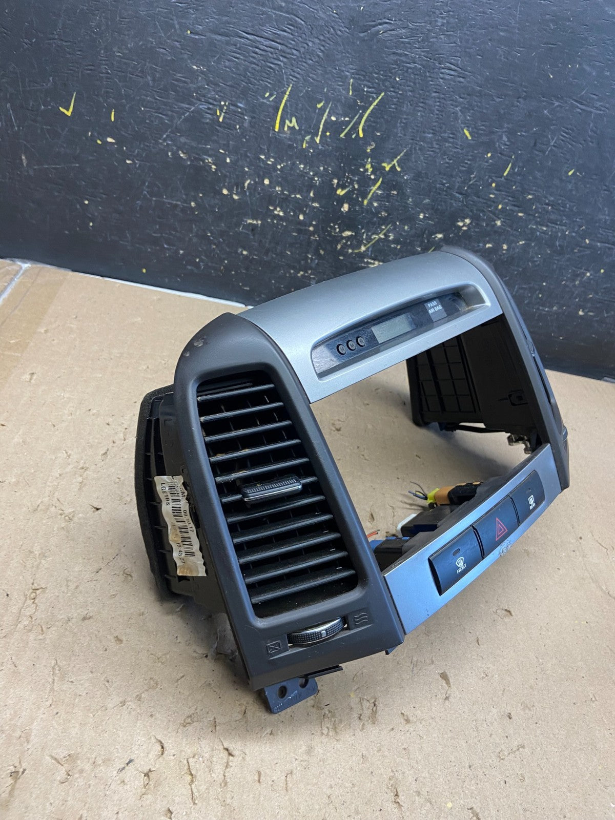 2007 to 2012 Hyundai Santa Fe Center Air Vent A/C Clock Bezel Trim OEM AB5471 DG1