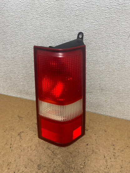 2003 2017 Chevrolet Express 1500 2500 3500 Right Passenger Tail Light T1106 DW0