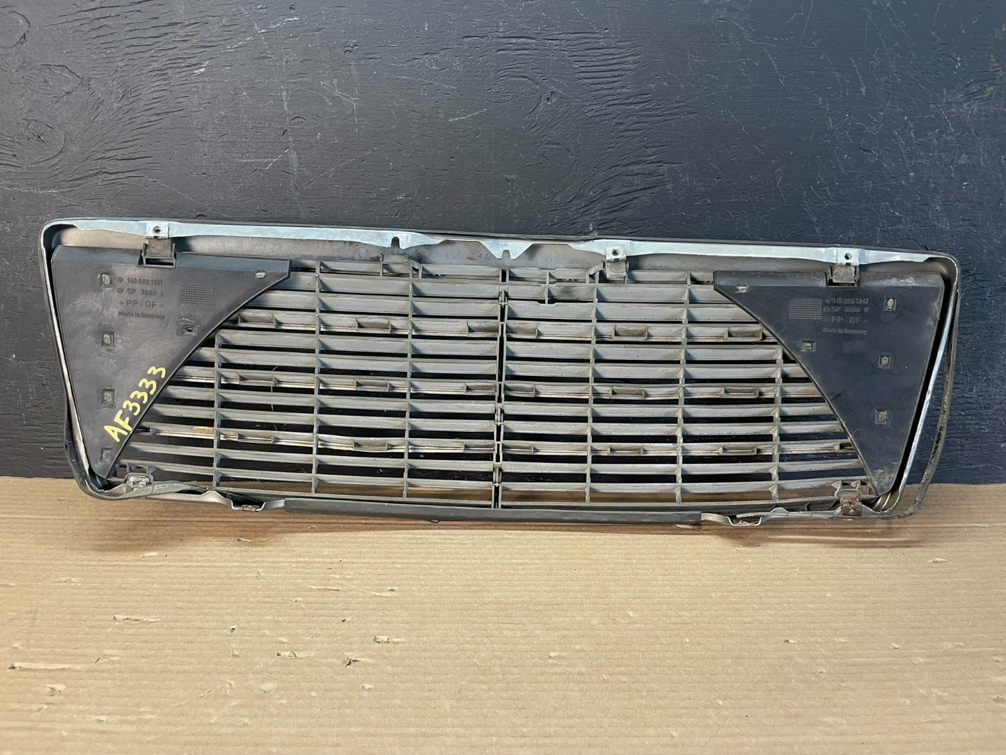 1994 to 1998 Mercedes-Benz W140 S600 S500 S320 Front Upper Grille AF3333 DG3