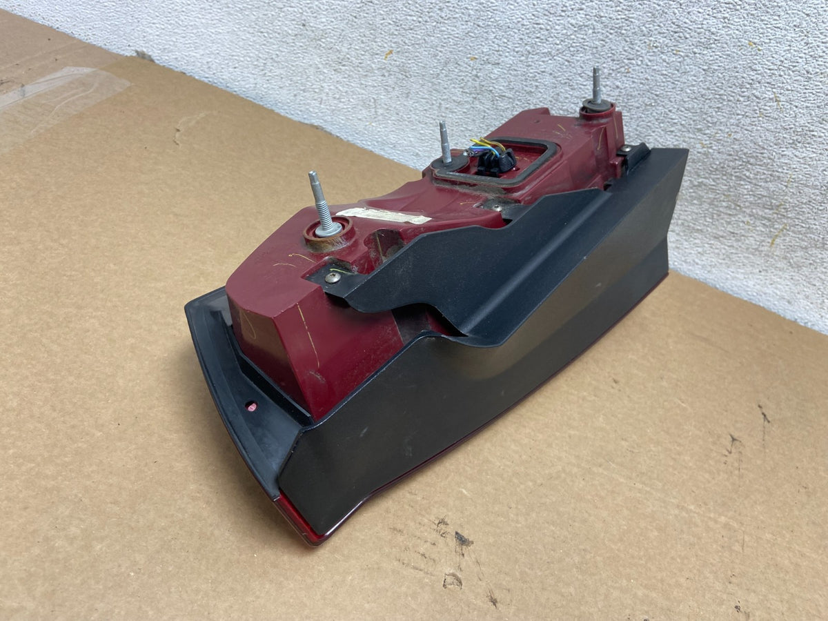 2005 2006 2007 Cadillac STS Left Driver Side Tail Light AH4420 DW5