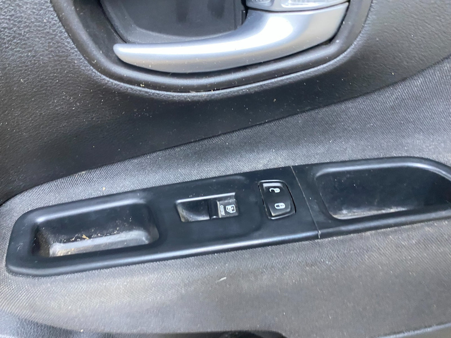 2016 to 2018 Jeep Renegade Front Right Passenger Side Panel Door w9209 DG3