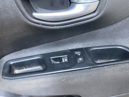 2016 to 2018 Jeep Renegade Front Right Passenger Side Panel Door w9209 DG3