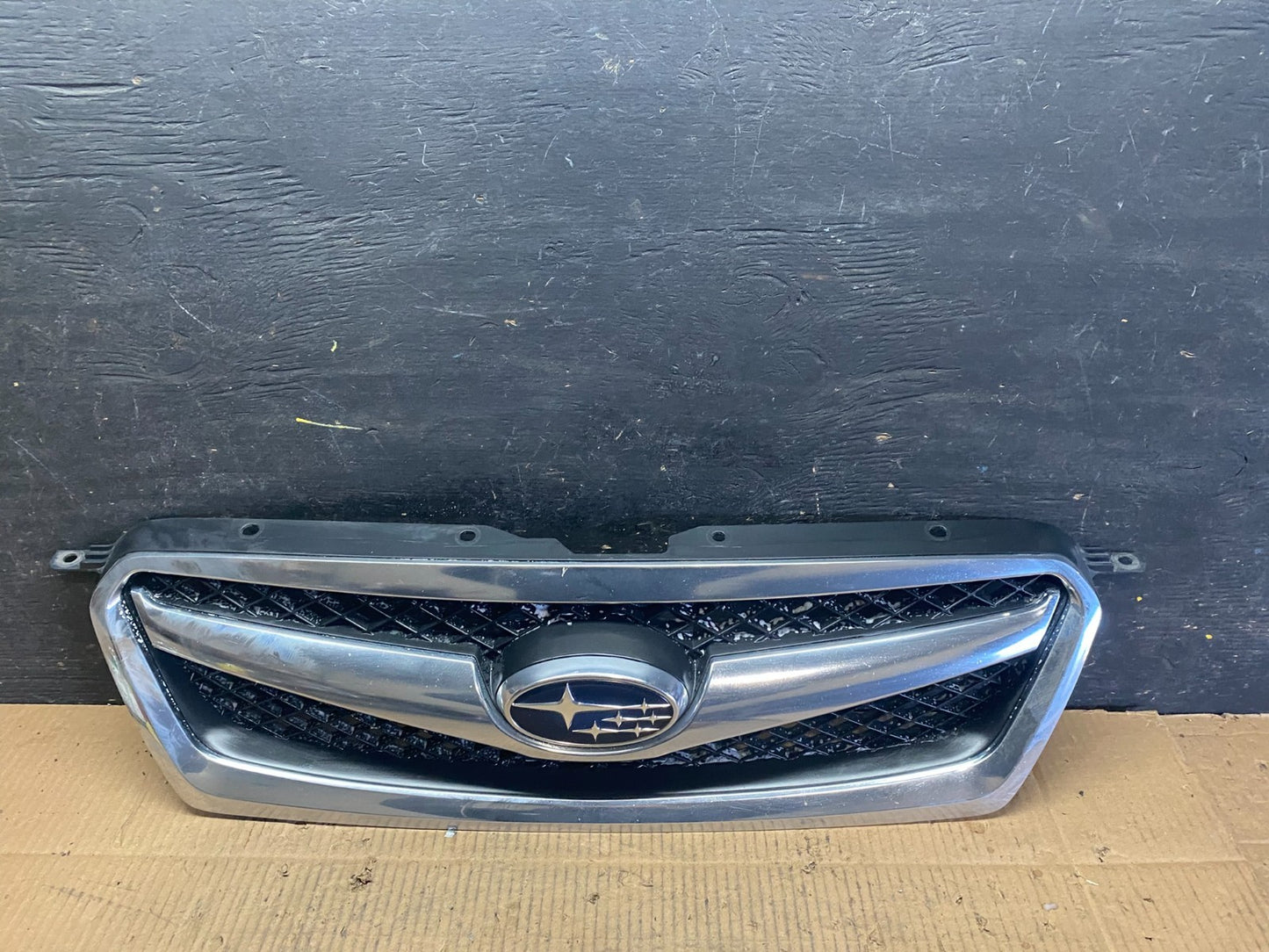 2010 to 2012 Subaru Legacy Outback Wagon Front Grill Grille T6745 DG0