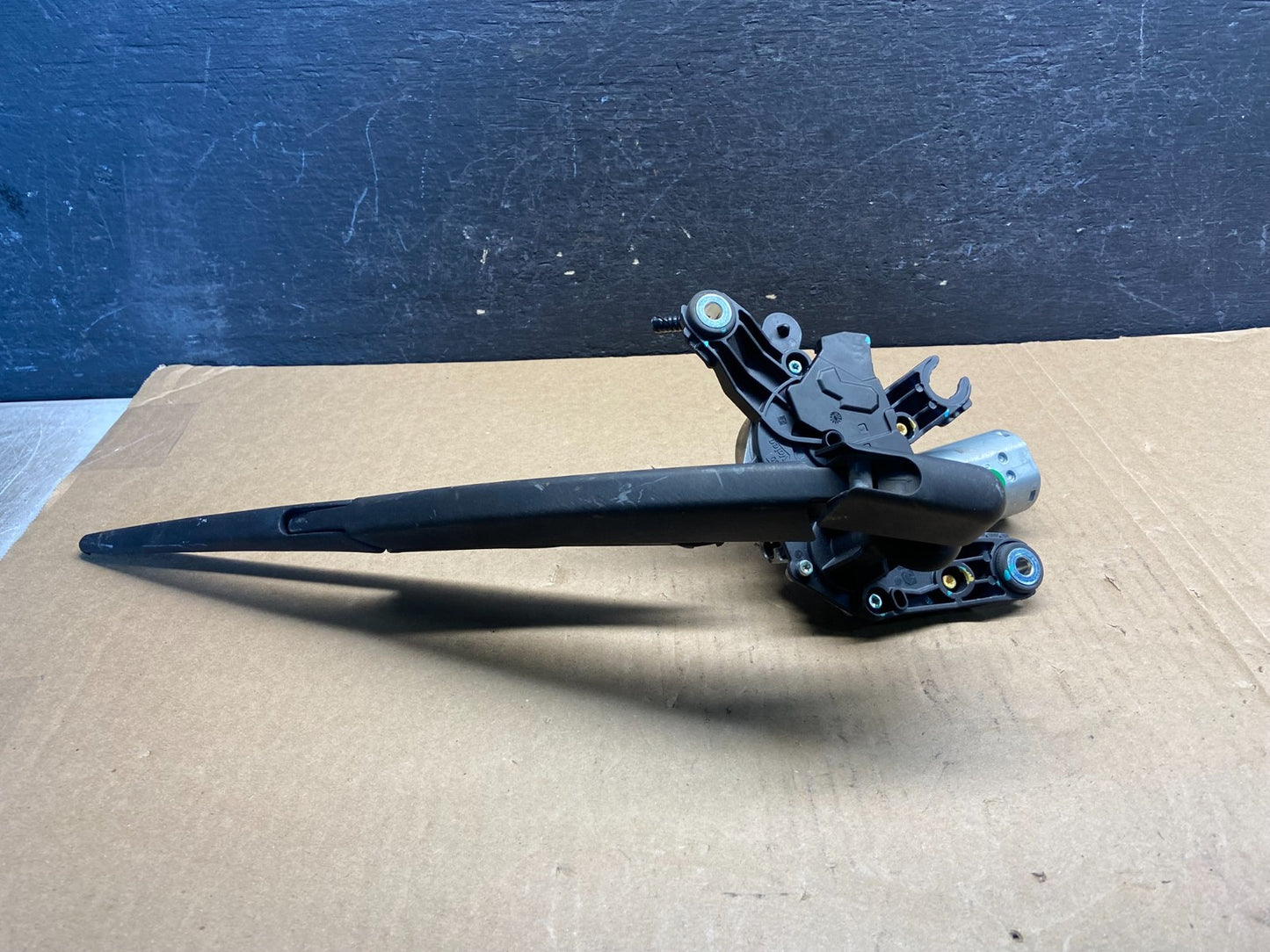 2013-2016 Nissan Pathfinder Back Door Rear Wiper Motor Wiper Blade AG1601 DW3