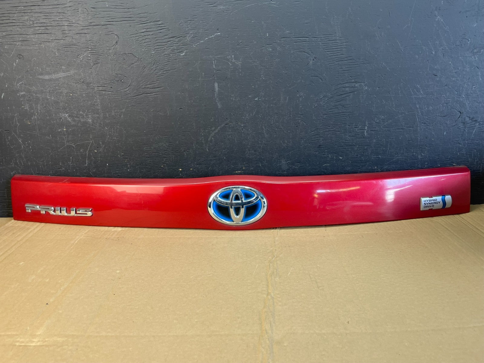 2010 - 2015 Toyota Prius Trunk Rear Tailgate Molding Panel 76801-00900 ac9674 DG0
