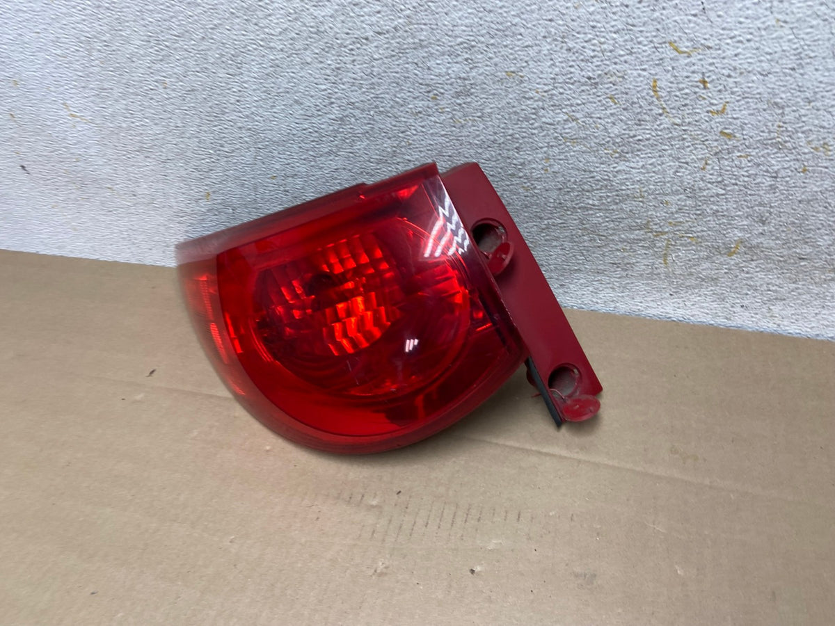2009 2010 2011 2012 Chevrolet Traverse Left Driver LH Tail Light AI1394 LK1
