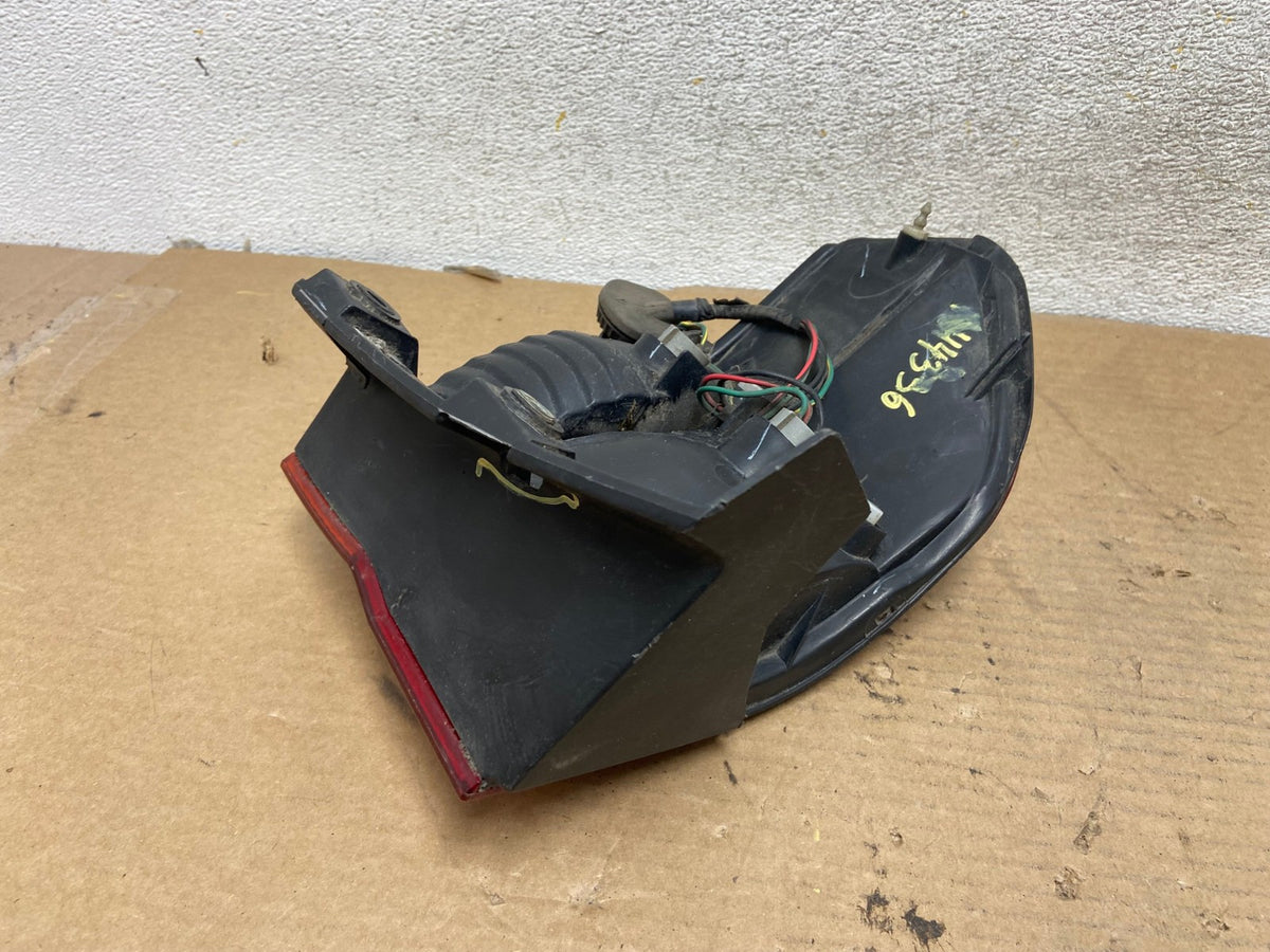 1999 2000 2001 Honda Odyssey Right Passenger Side Tail Light AH4336 LK4