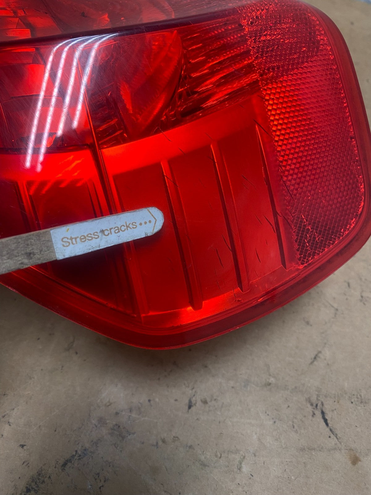 2009 2010 BMW 323i 325i 328i 335i 3 Series Left Driver Tail Light OEM X5219 DW5