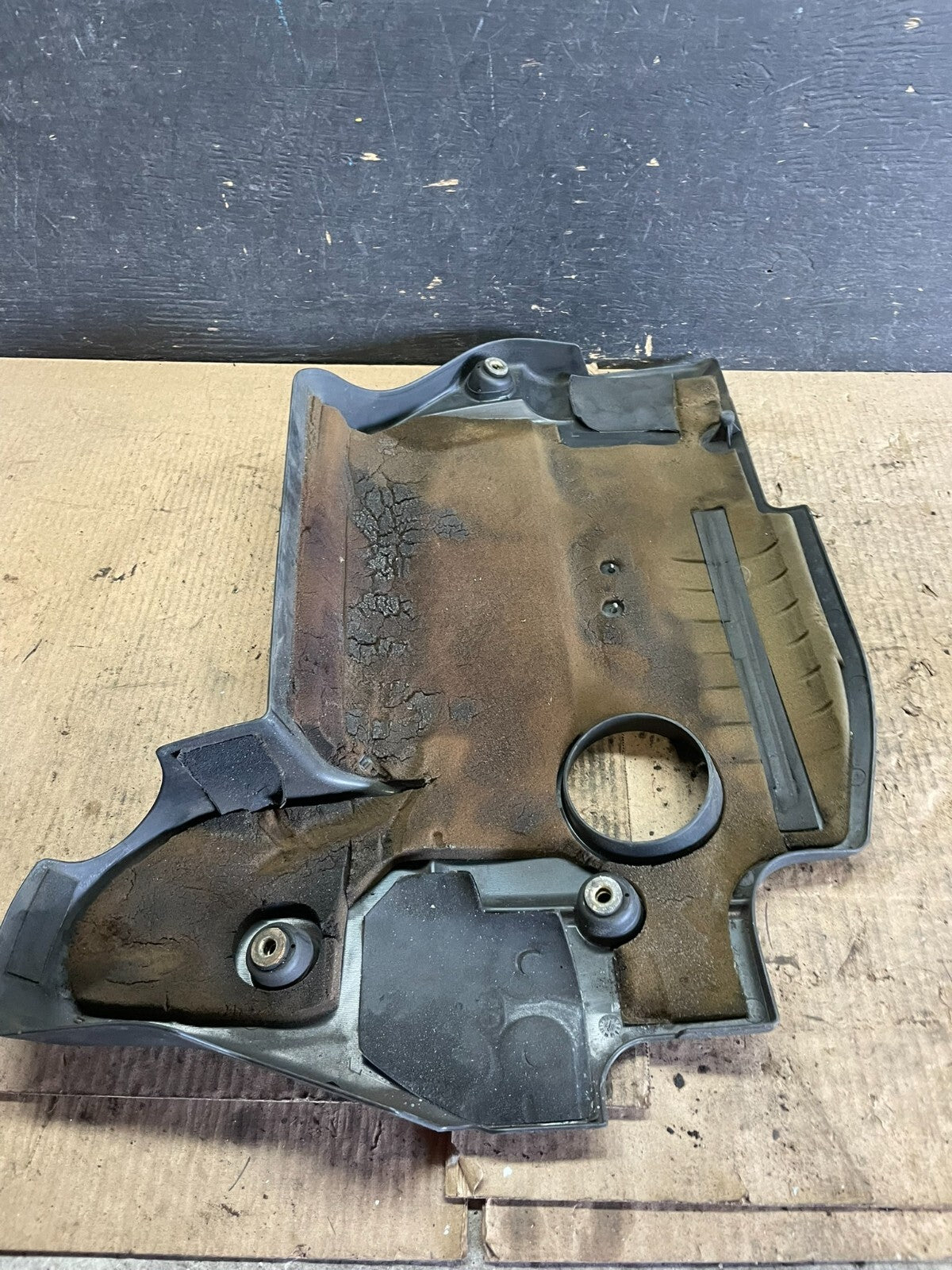 2007 to 2013 Nissan Altima 2.5 L Engine Cover M8868 DG7