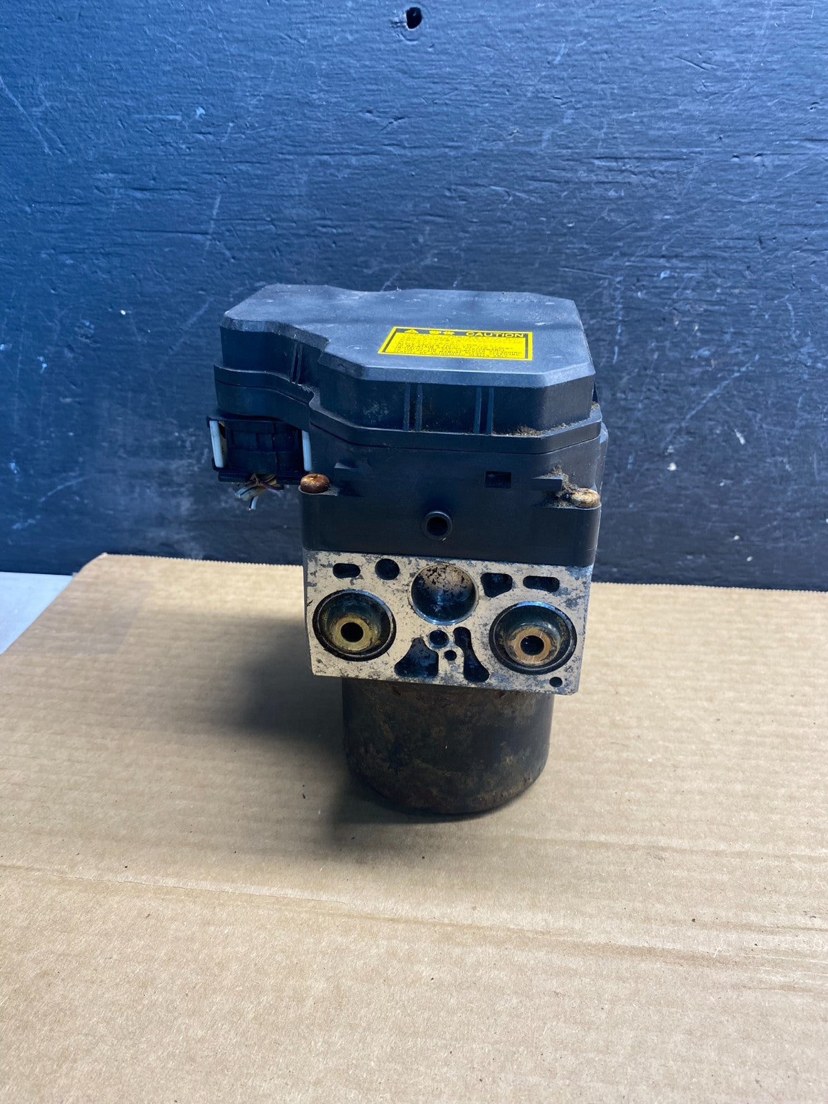 2004 - 2006 Toyota Sienna ABS Brake Pump Anti Lock Module AF6722 DG1