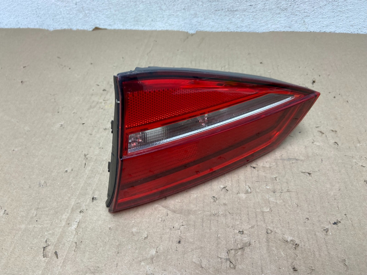 2015 - 2018 Volkswagen Jetta Right Passenger Side Tail Light Inner AG6952 DW2